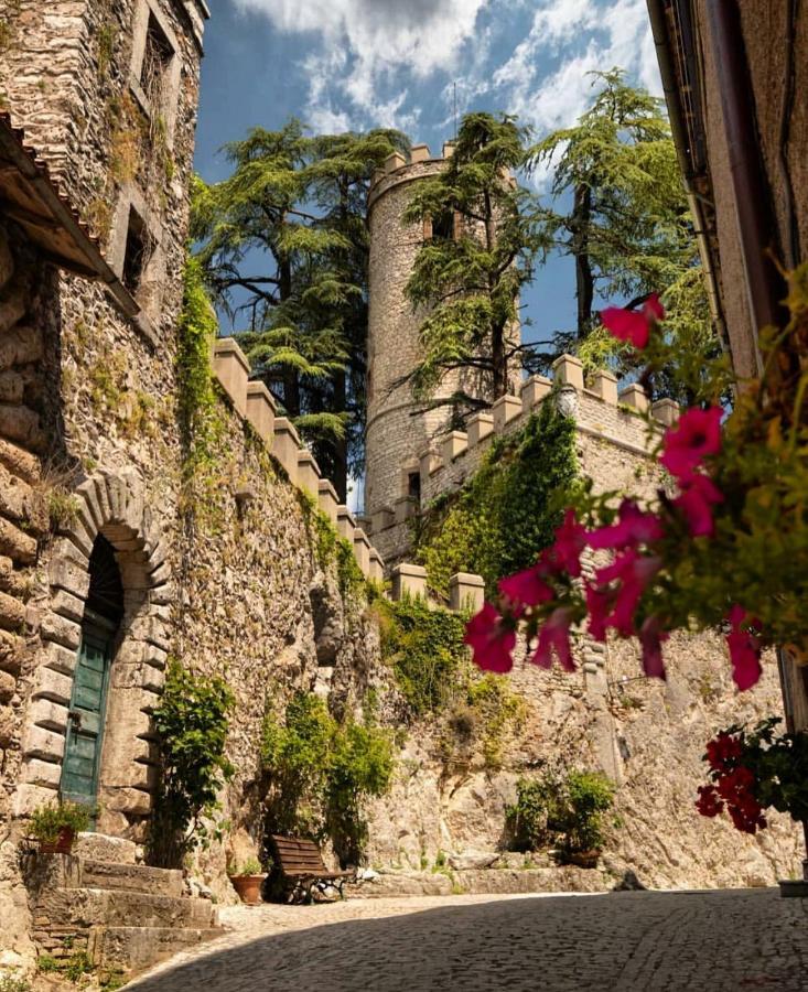 Casa Vacanza La Piazza Orvinio Exterior foto
